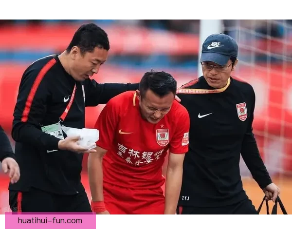 国少助教推搡辱骂16岁留洋新星引众怒球迷呼吁严惩并开除涉事教练